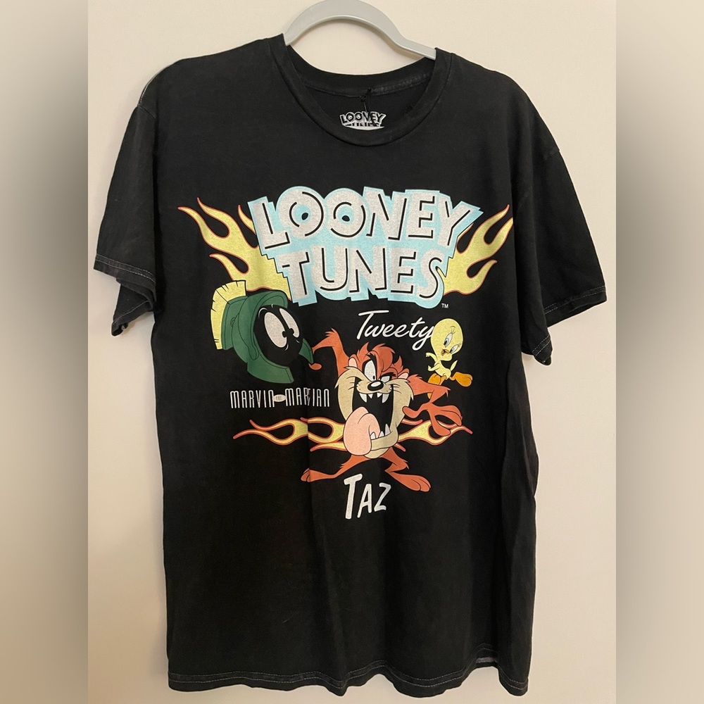 🆕NWT Looney Tunes t- Shirt Taz, Bugs Bunny, Daffy Duck, Marvin the Martian